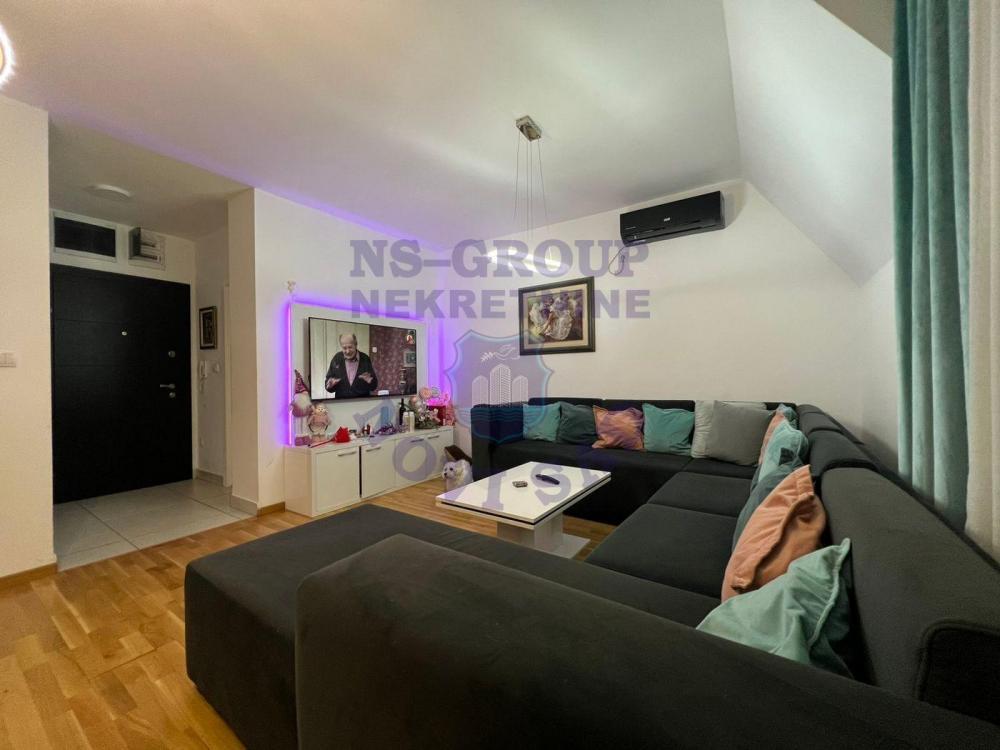 Glavna slika -Četvorosoban, 115m2, Bulevar patrijarha Pavla (Somborski bulevar) Novi Sad, sa terasom, ima lift