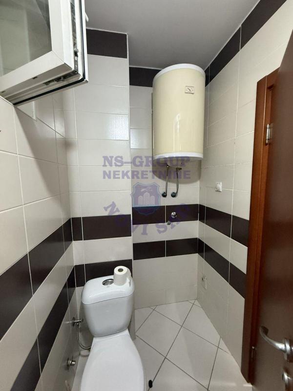 Slika 7 - Jednosoban, 25m2, Grbavica Novi Sad, sa terasom, ima lift