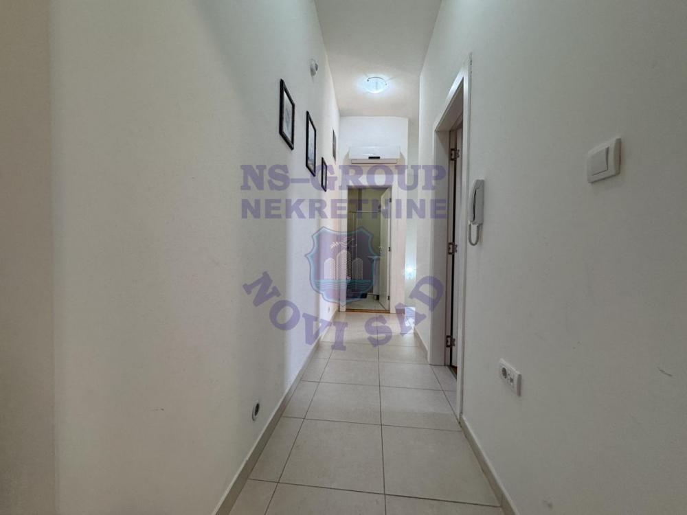 Slika 9 - Troiposoban, Novi Sad centar Novi Sad, sa terasom, ima lift