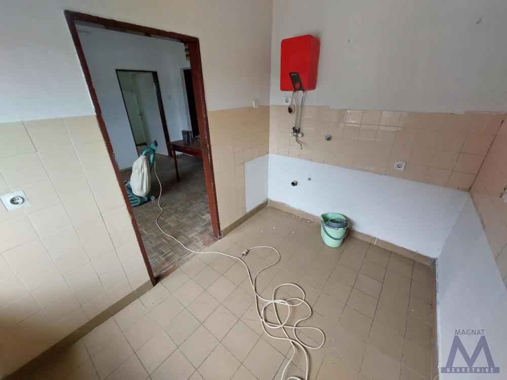 Slika 4 - Stan,PETROVARADIN,BLOK 8,kv: 59, € 109500, ID: 1019391