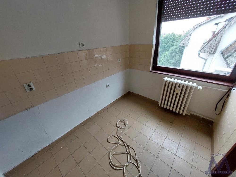 Slika 5 - Stan,PETROVARADIN,BLOK 8,kv: 59, € 109500, ID: 1019391