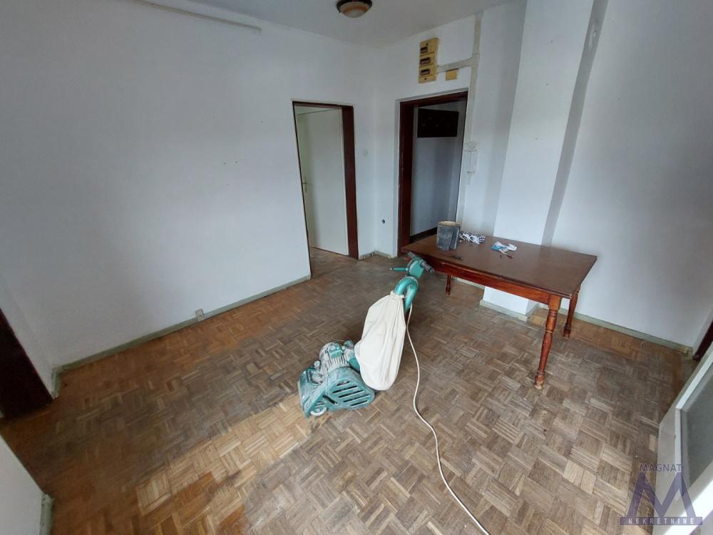 Slika 3 - Stan,PETROVARADIN,BLOK 8,kv: 59, € 109500, ID: 1019391