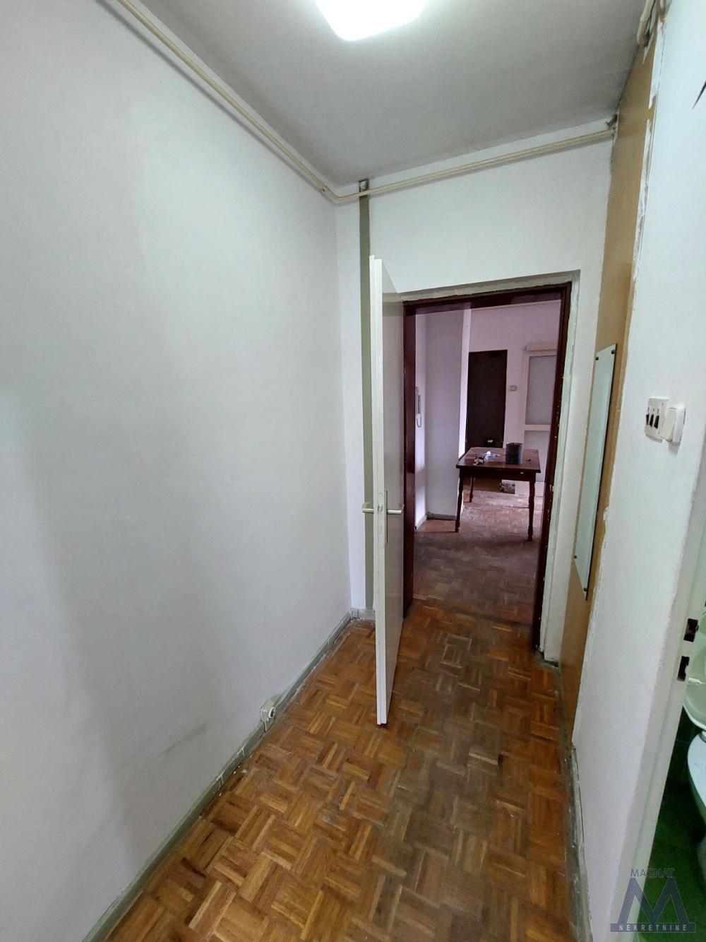 Slika 7 - Stan,PETROVARADIN,BLOK 8,kv: 59, € 109500, ID: 1019391