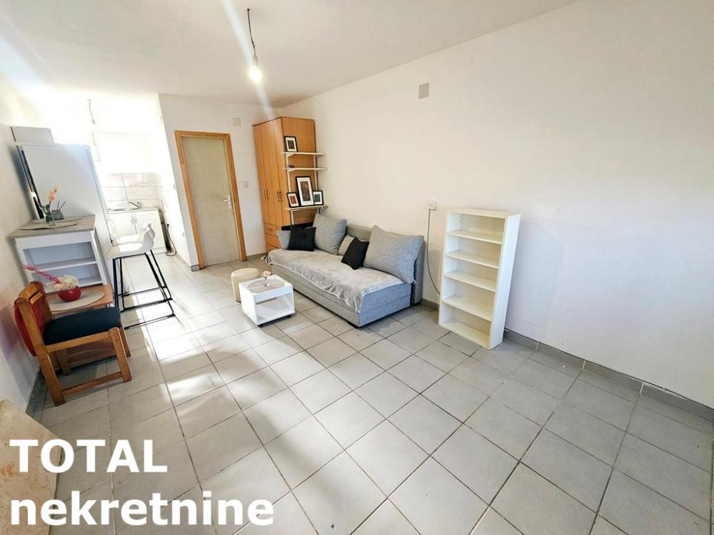 Slika 1 - Stan,NOVI SAD,SALAJKA,kv: 20.00, € 48000, ID: 1101312