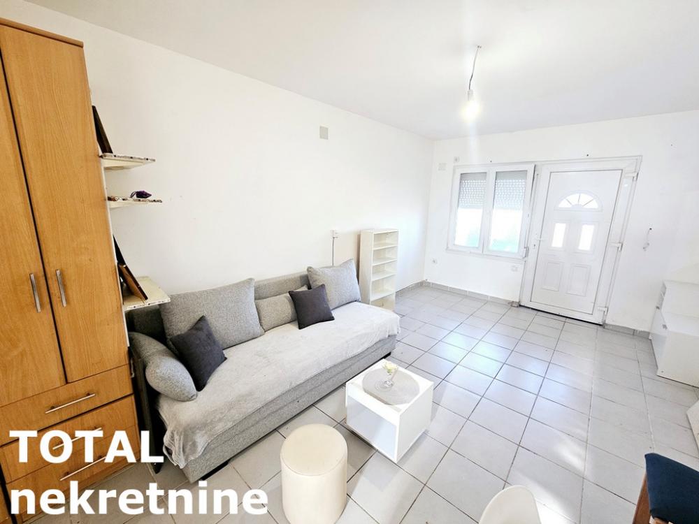 Slika 2 - Stan,NOVI SAD,SALAJKA,kv: 20.00, € 48000, ID: 1101312