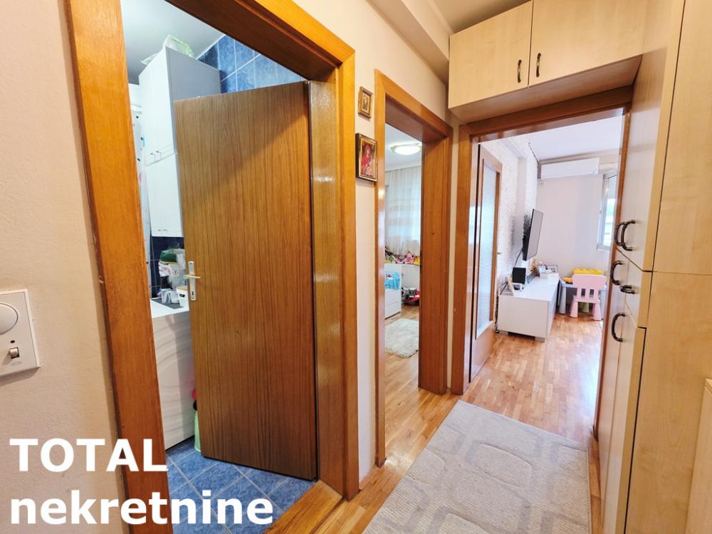 Slika 9 - Stan,NOVI SAD,BULEVAR,kv: 38.00, € 130000, ID: 1102802