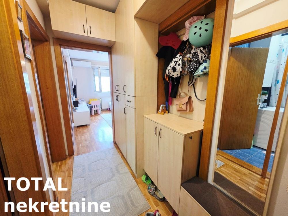 Slika 10 - Stan,NOVI SAD,BULEVAR,kv: 38.00, € 130000, ID: 1102802
