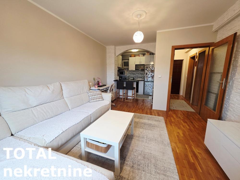Slika 1 - Stan,NOVI SAD,BULEVAR,kv: 38.00, € 130000, ID: 1102802