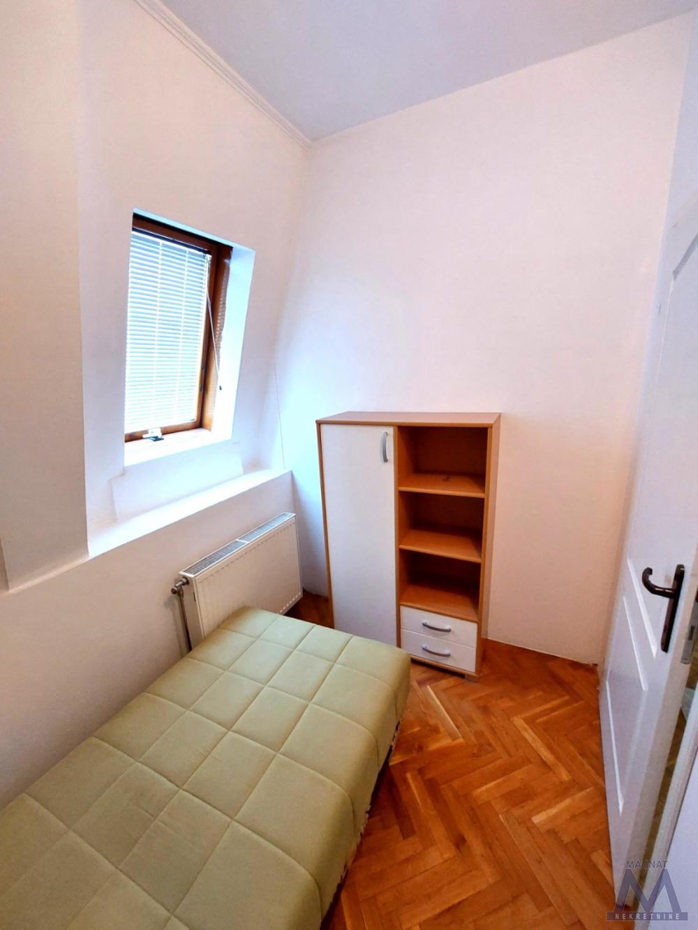 Slika 5 - Stan,NOVI SAD,BULEVAR,kv: 36, € 105000, ID: 1019392