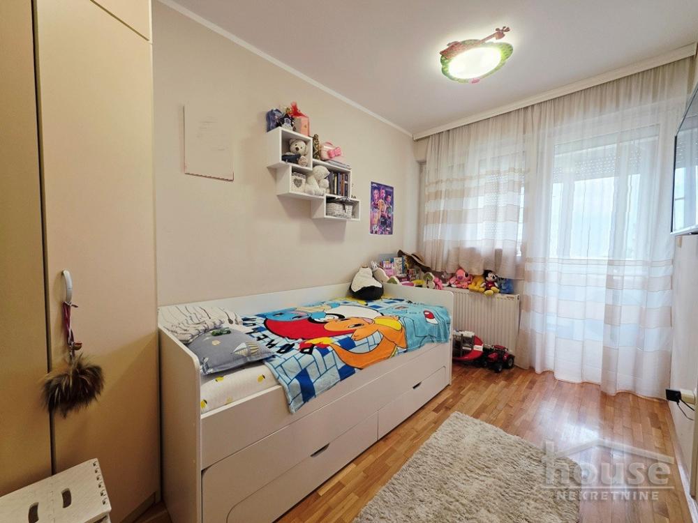 Slika 5 - Stan,NOVI SAD,BULEVAR,kv: 38.00, € 130000, ID: 1065956