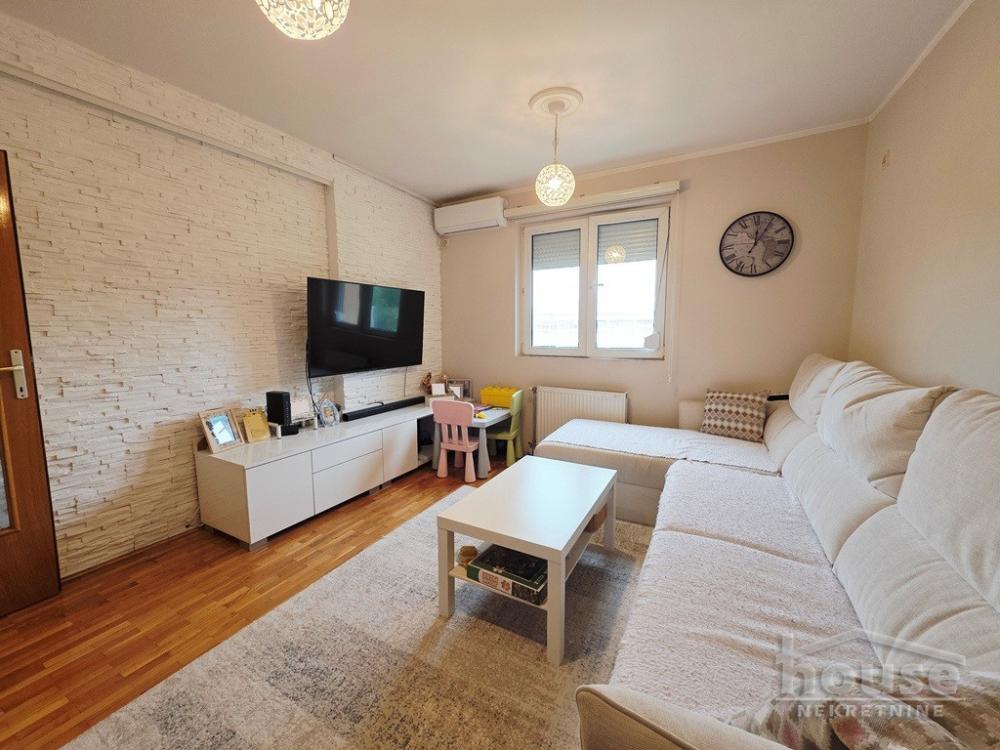 Slika 2 - Stan,NOVI SAD,BULEVAR,kv: 38.00, € 130000, ID: 1065956