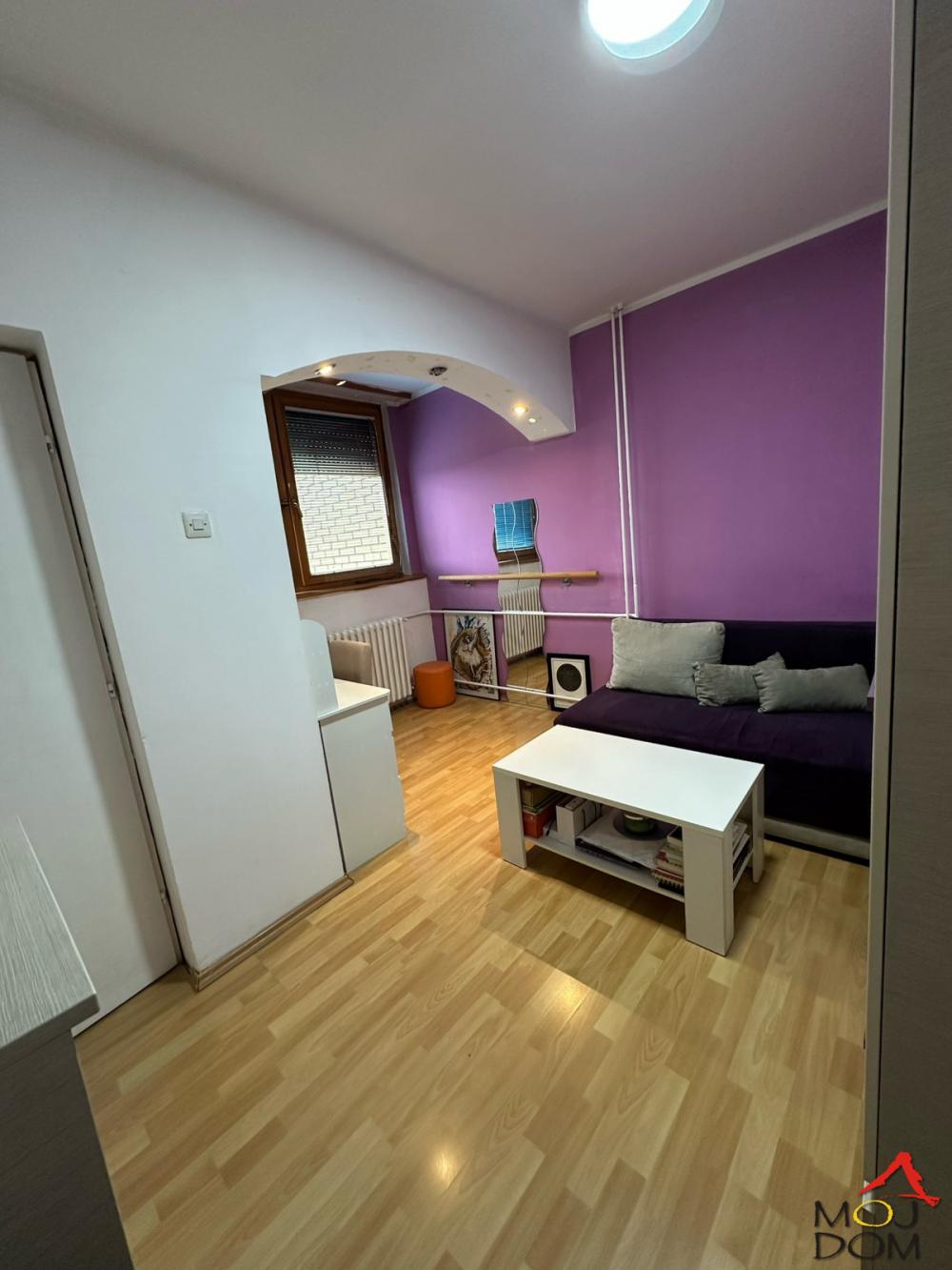 Slika 4 - Stan,NOVI SAD,KEJ,kv: 42, € 141000, ID: 1032376