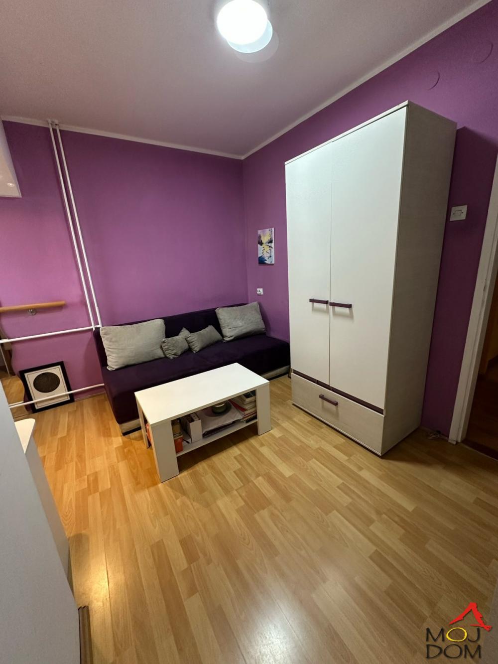 Slika 3 - Stan,NOVI SAD,KEJ,kv: 42, € 141000, ID: 1032376