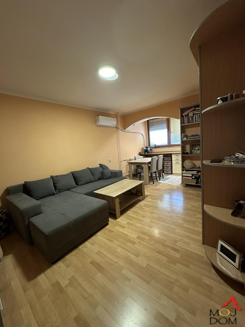 Slika 2 - Stan,NOVI SAD,KEJ,kv: 42, € 141000, ID: 1032376