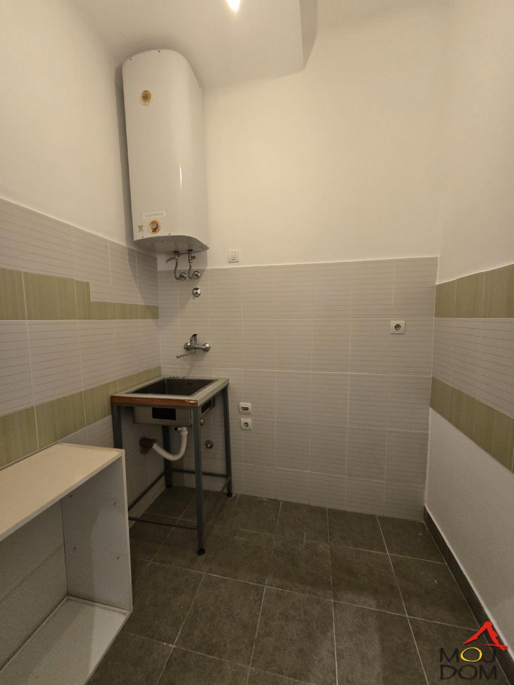 Slika 8 - Stan,NOVI SAD,KEJ,kv: 112, € 308000, ID: 1031930