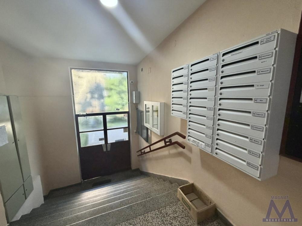 Slika 11 - Stan,NOVI SAD,ŽELEZNIČKA STANICA,kv: 49, € 108000, ID: 1019393