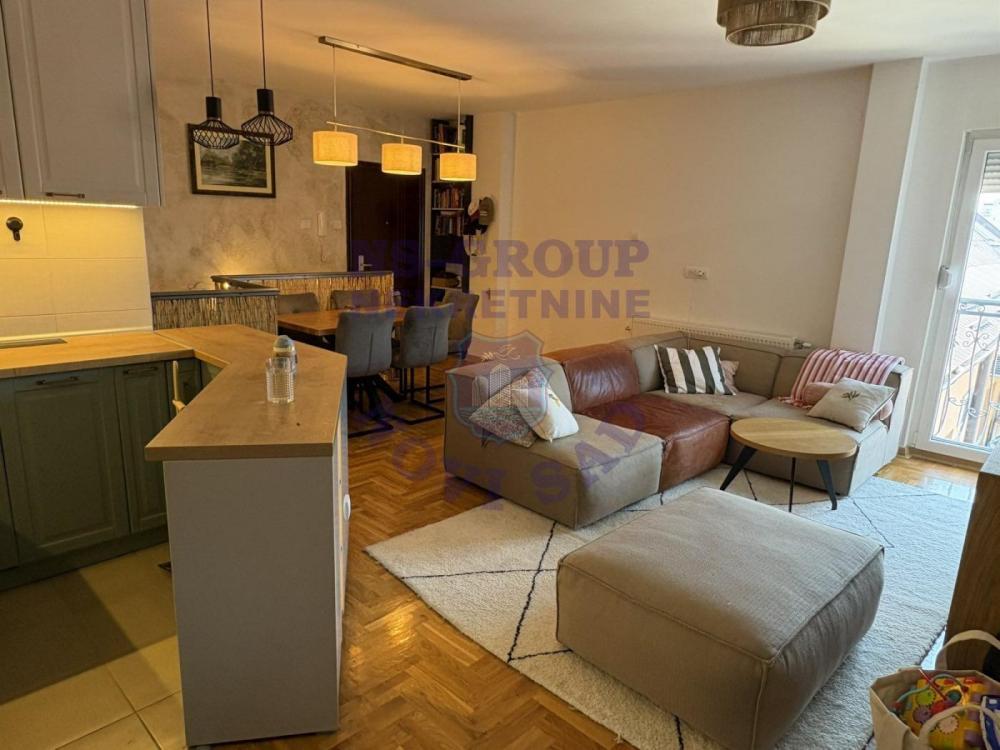 Glavna slika -Fantastičan troiposoban stan-duplex na Salajci. 