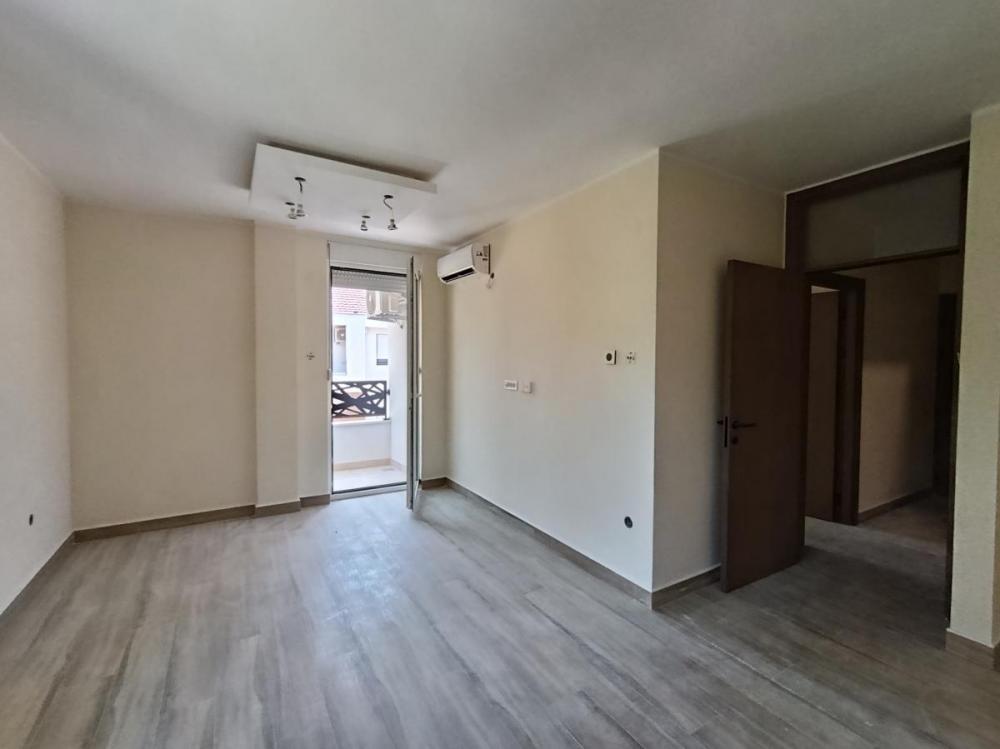 Slika 4 - Dvosoban 41m Novi Sad,preko puta NS Sajma novo sa parkingom -useljivo