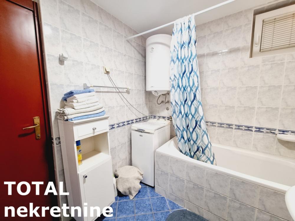 Slika 11 - Stan,NOVI SAD,BULEVAR,kv: 47.00, € 156000, ID: 1100106