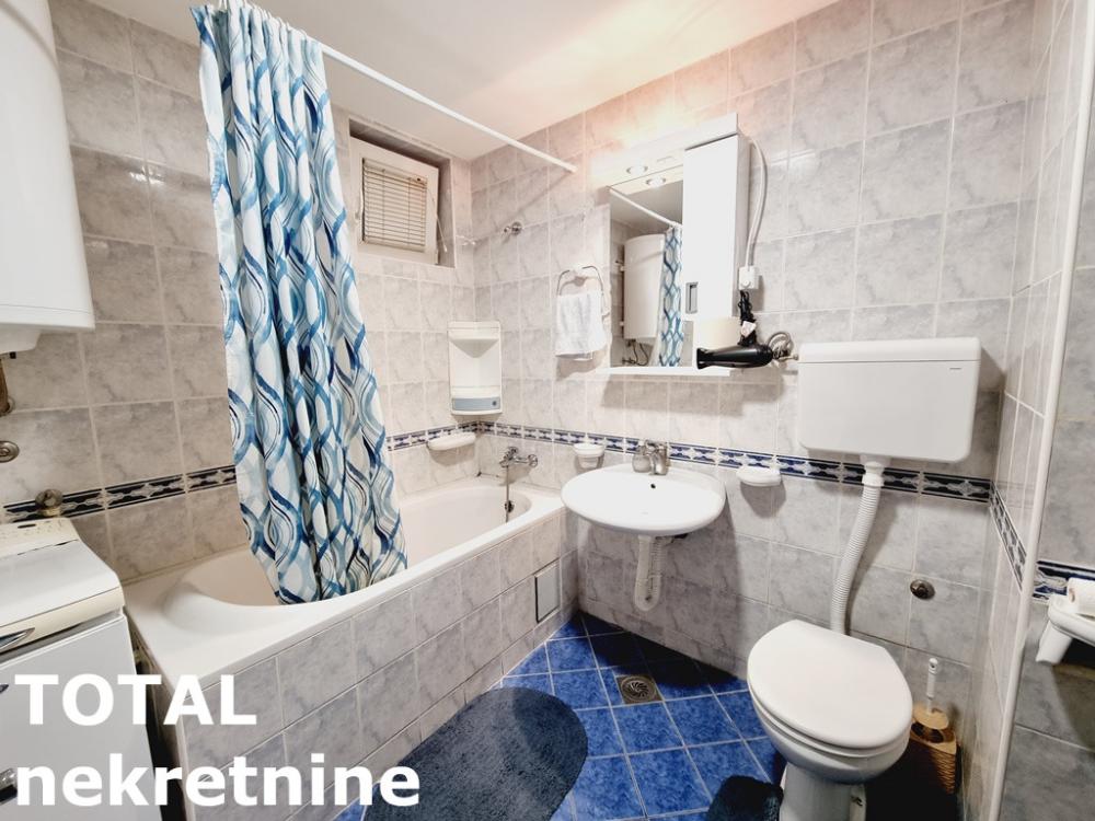 Slika 10 - Stan,NOVI SAD,BULEVAR,kv: 47.00, € 156000, ID: 1100106