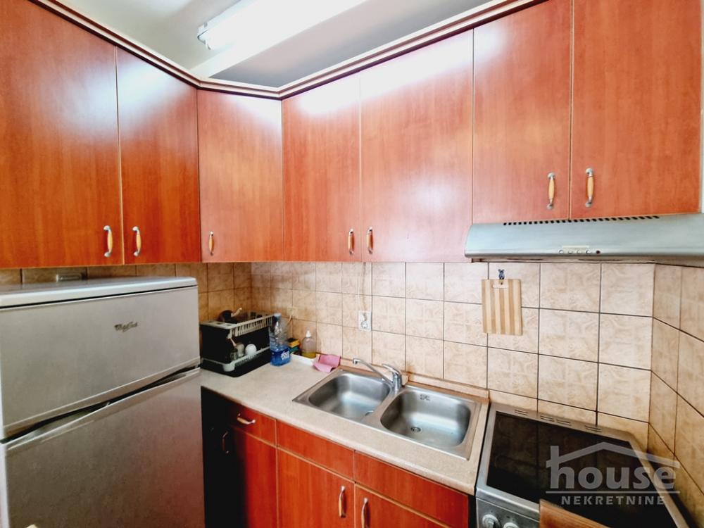 Slika 5 - Stan,NOVI SAD,BULEVAR,kv: 47.00, € 156000, ID: 1063258