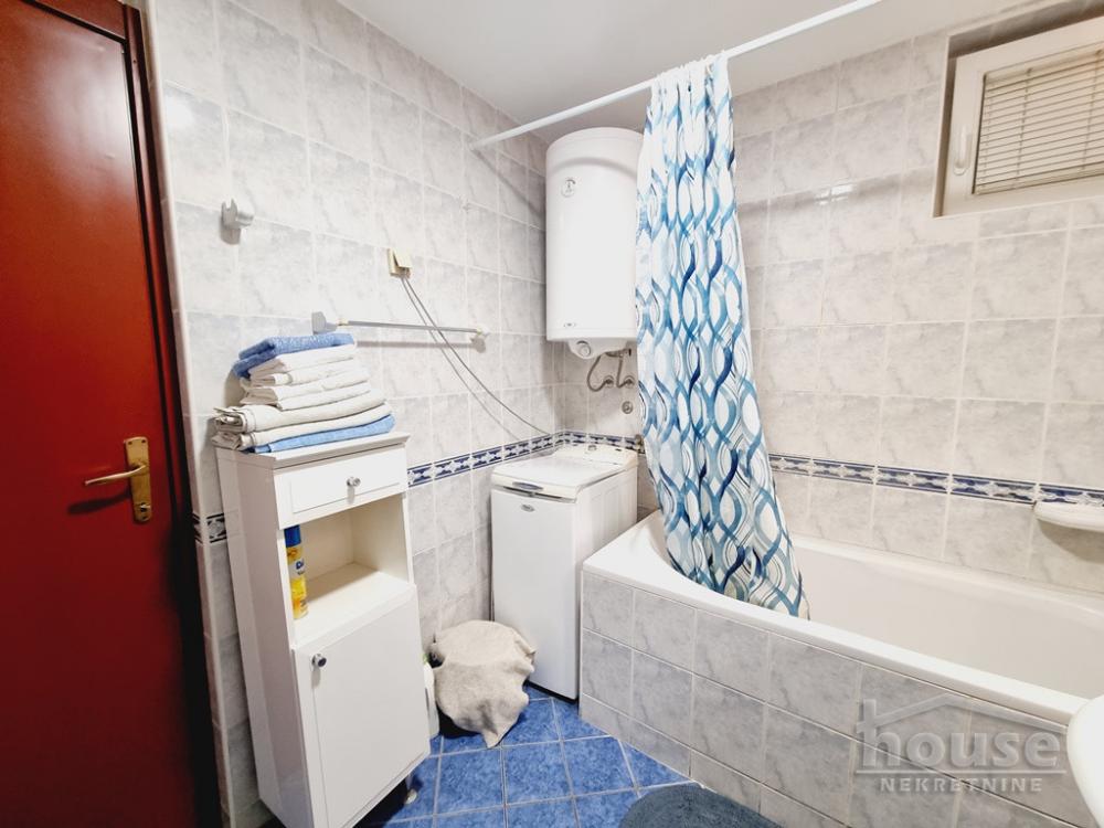 Slika 11 - Stan,NOVI SAD,BULEVAR,kv: 47.00, € 156000, ID: 1063258