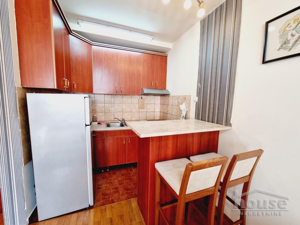 Slika 4 - Stan,NOVI SAD,BULEVAR,kv: 47.00, € 156000, ID: 1063258