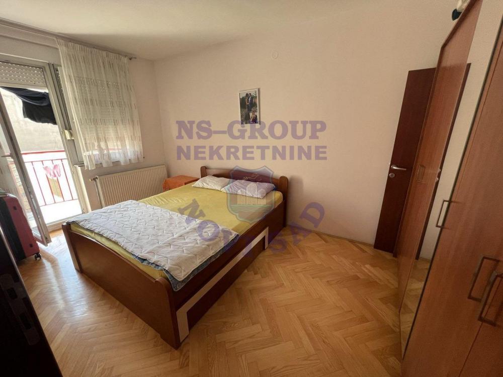 Slika 4 - Trosoban, 72m2, Salajka (Partizanska ulica) Novi Sad, sa terasom, sa parkingom