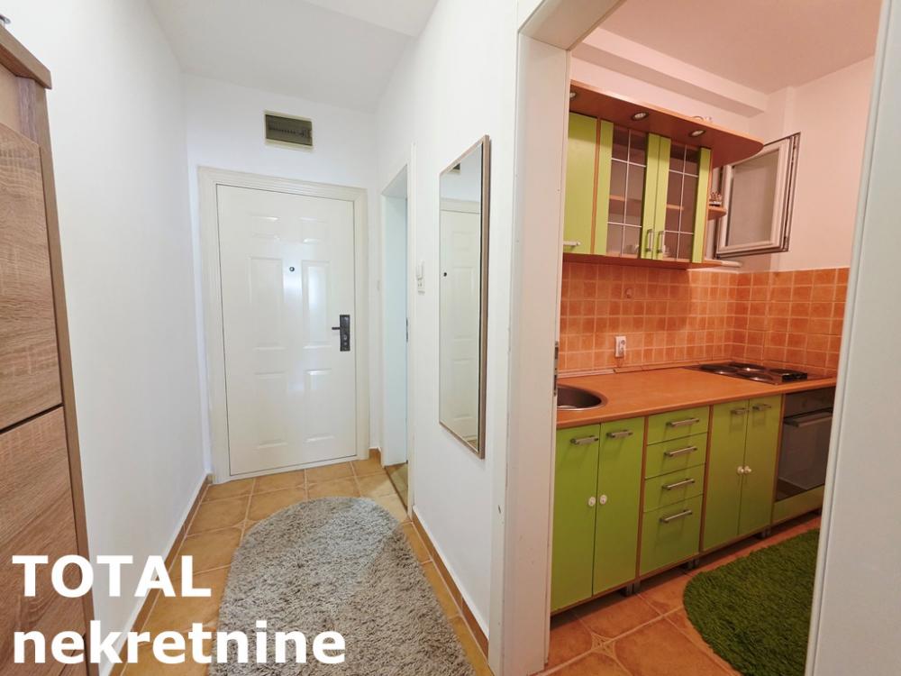 Slika 9 - Stan,NOVI SAD,GRBAVICA,kv: 32.00, € 99000, ID: 1101346