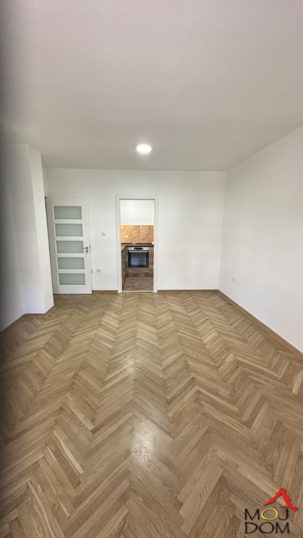 Slika 4 - Stan,NOVI SAD,SAJAM,kv: 40, € 142140, ID: 1032445