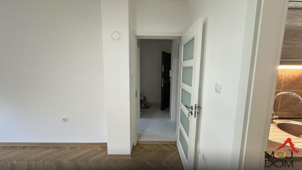 Slika 11 - Stan,NOVI SAD,SAJAM,kv: 40, € 142140, ID: 1032445