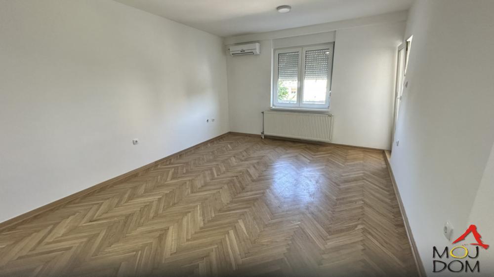 Slika 1 - Stan,NOVI SAD,SAJAM,kv: 40, € 142140, ID: 1032445