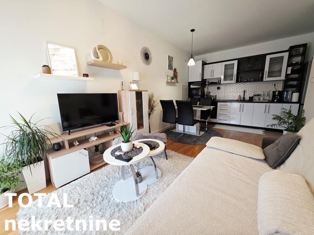 Slika 1 - Stan,NOVI SAD,BULEVAR PATRIJARHA PAVLA,kv: 45.00, € 135000, ID: 1102745