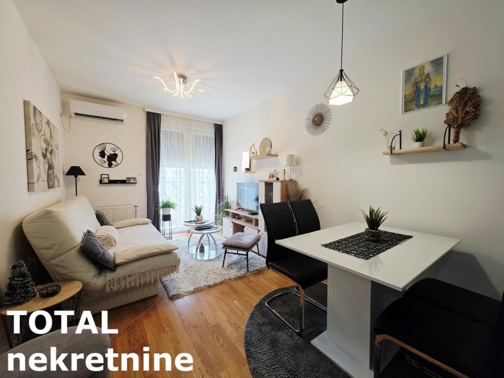 Slika 3 - Stan,NOVI SAD,BULEVAR PATRIJARHA PAVLA,kv: 45.00, € 135000, ID: 1102745