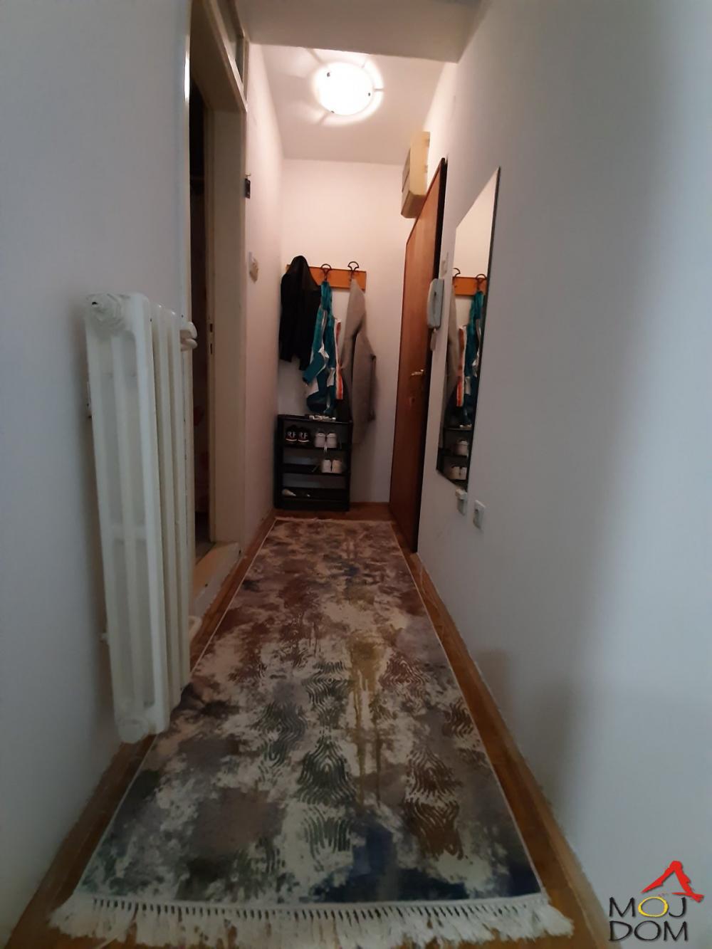 Slika 2 - Stan,NOVI SAD,SAJAM,kv: 22, € 82400, ID: 1032426