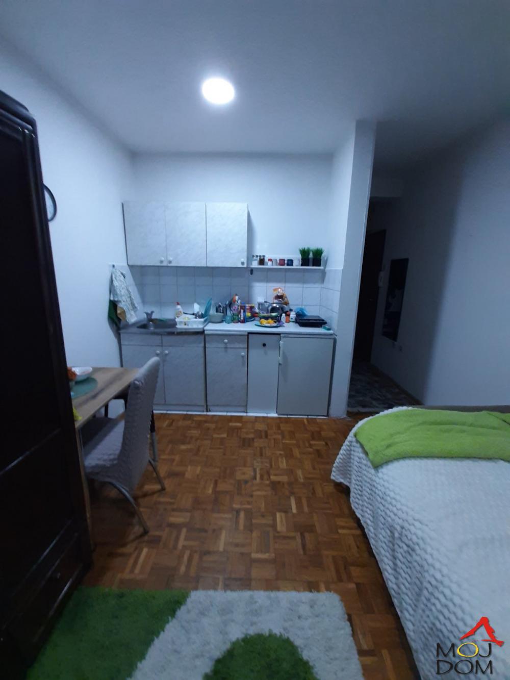 Slika 1 - Stan,NOVI SAD,SAJAM,kv: 22, € 82400, ID: 1032426