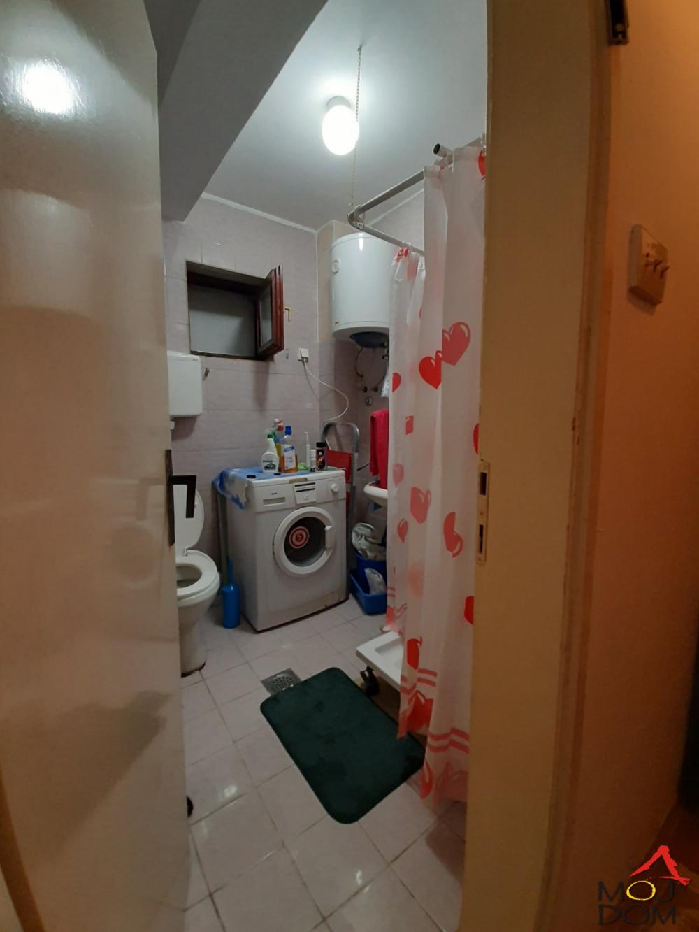 Slika 3 - Stan,NOVI SAD,SAJAM,kv: 22, € 82400, ID: 1032426
