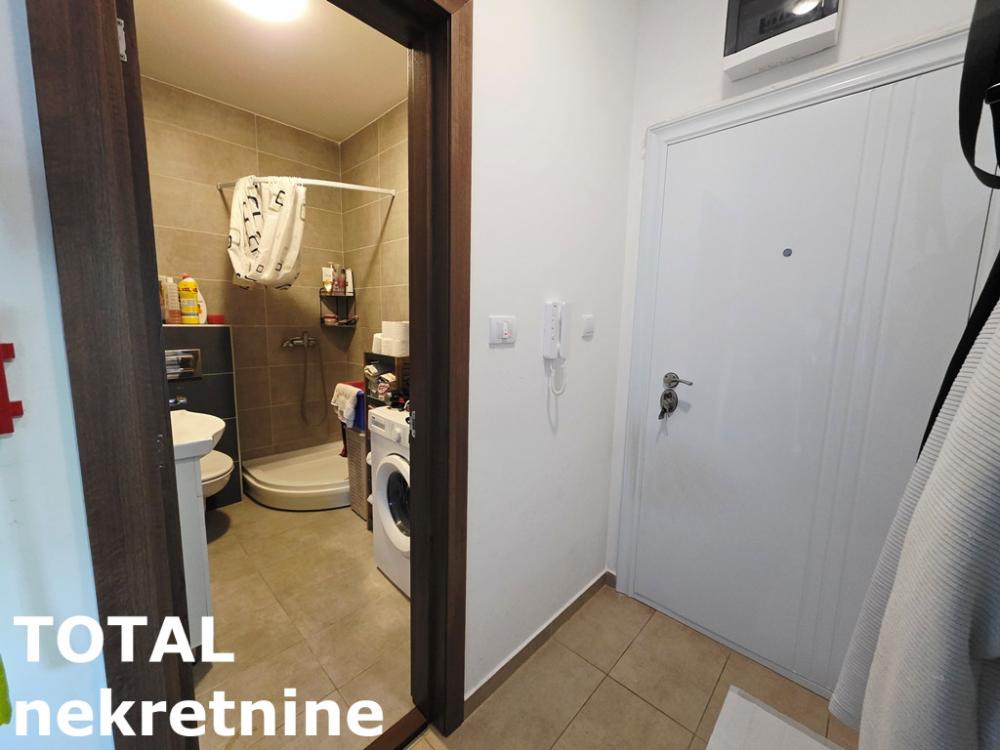 Slika 8 - Stan,NOVI SAD,ADICE,kv: 29.00, € 78000, ID: 1102807