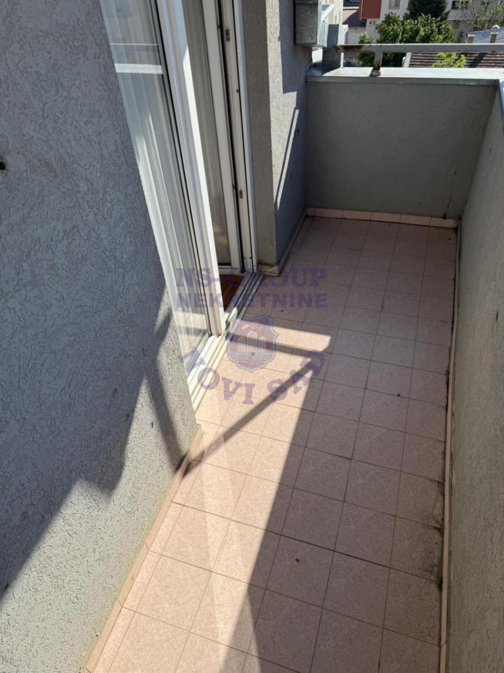 Slika 11 - 572865-Trosoban stan na Bulevaru Evrope sa parking mestom