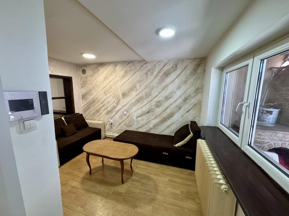 Slika 3 - Na prodaju stan u mirnom delu Novog Sada
