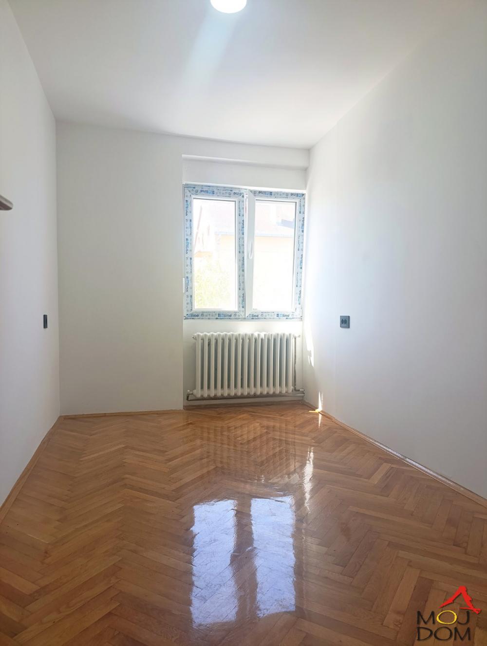 Slika 3 - Stan,NOVI SAD,ADAMOVIĆEVO NASELJE,kv: 57, € 154500, ID: 1032447