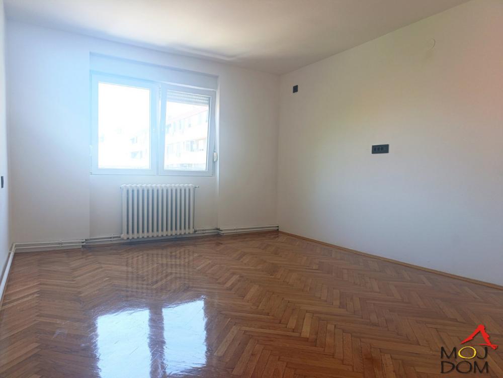Slika 1 - Stan,NOVI SAD,ADAMOVIĆEVO NASELJE,kv: 57, € 154500, ID: 1032447