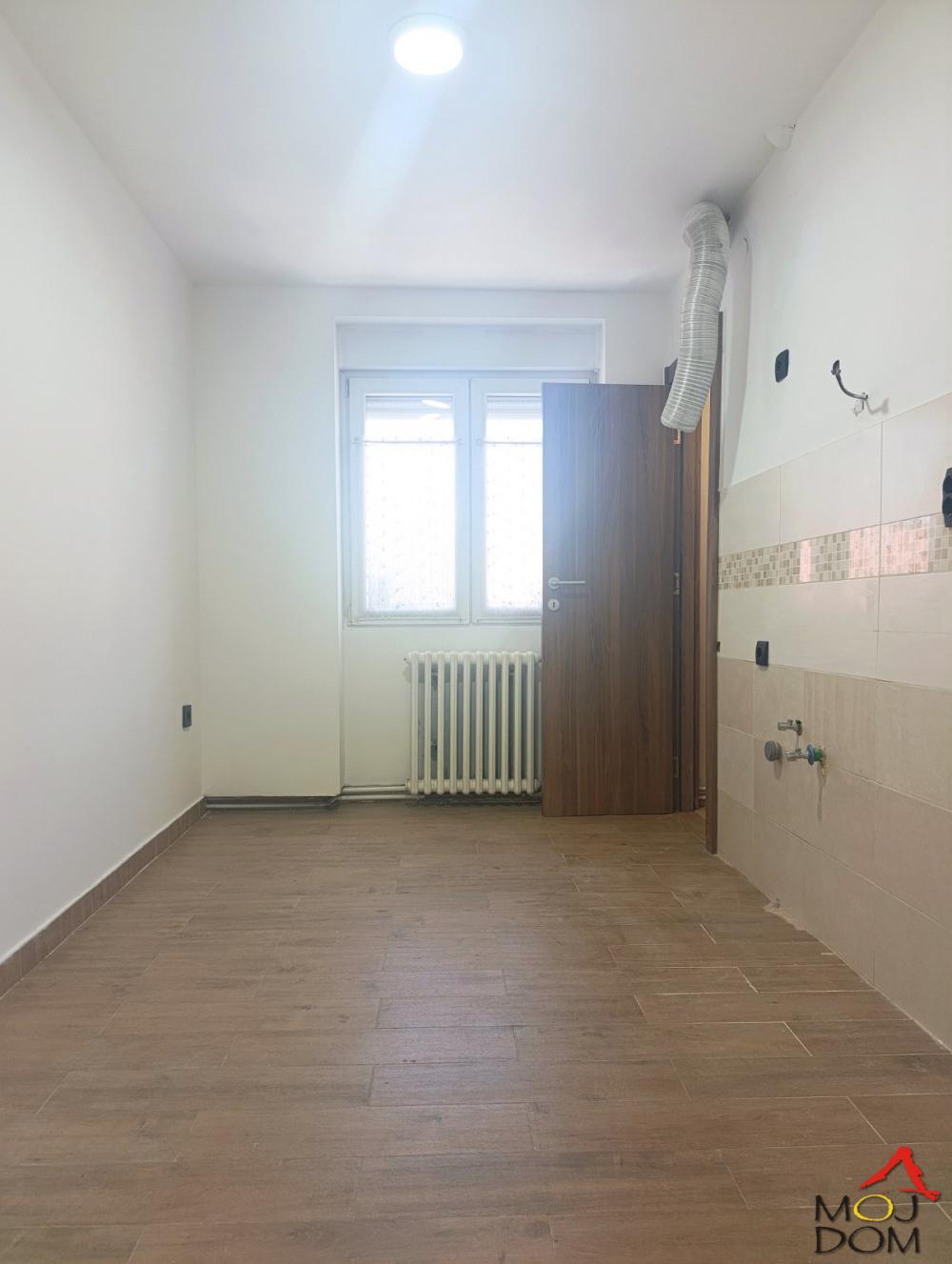 Slika 5 - Stan,NOVI SAD,ADAMOVIĆEVO NASELJE,kv: 57, € 154500, ID: 1032447