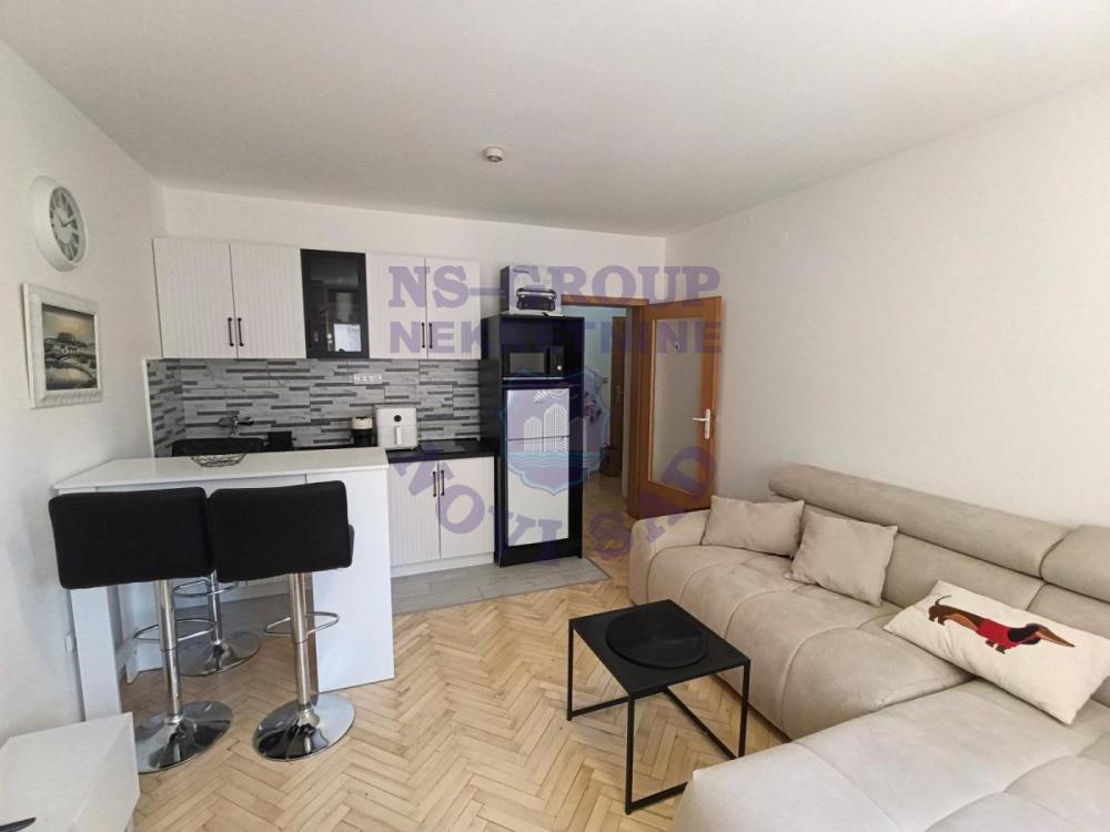 Slika 1 - Prodaja stana, 27m2, Adamovićevo naselje Novi Sad, ima lift