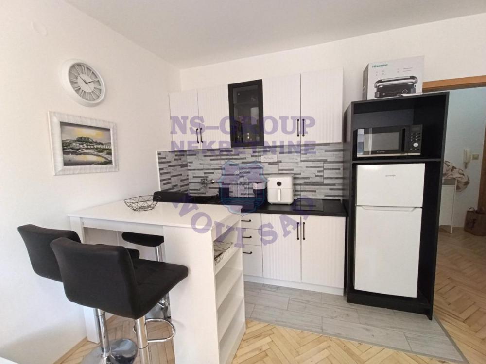 Slika 3 - Prodaja stana, 27m2, Adamovićevo naselje Novi Sad, ima lift