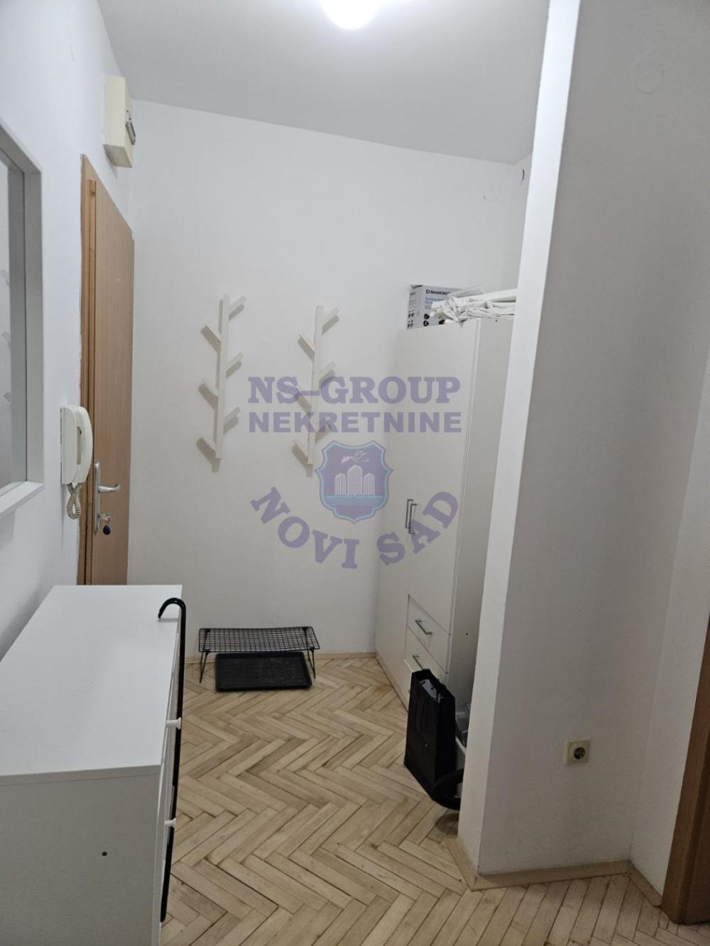 Slika 4 - Prodaja stana, 27m2, Adamovićevo naselje Novi Sad, ima lift