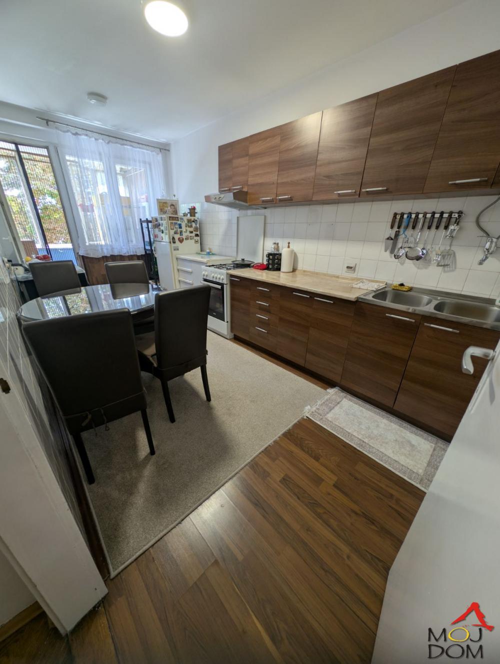 Slika 8 - Stan,NOVI SAD,PODBARA,kv: 70, € 126700, ID: 1032452