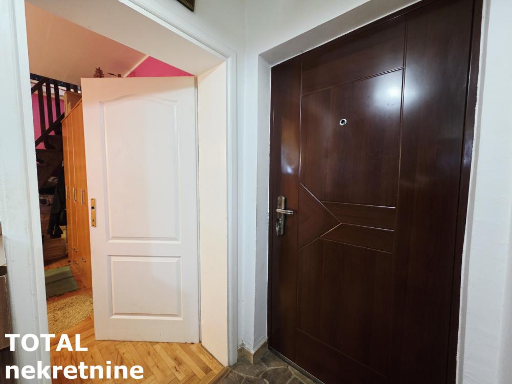 Slika 9 - Stan,NOVI SAD,ADICE,kv: 36.00, € 65000, ID: 1102684