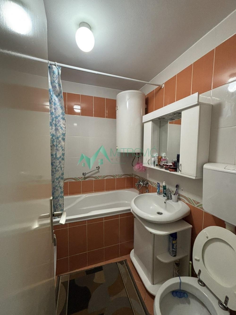 Slika 5 - SVETAO STAN SA POGLEDOM NA FRUŠKU GORU, U BLIZINI SAJMA I BULEVARA OSLOBOĐENJA 40m2 (šifra:1004470)  
