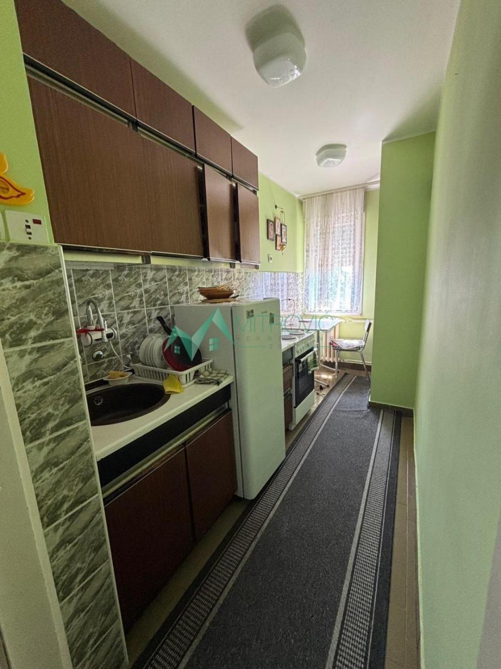Slika 2 - SVETAO STAN SA POGLEDOM NA FRUŠKU GORU, U BLIZINI SAJMA I BULEVARA OSLOBOĐENJA 40m2 (šifra:1004470)  